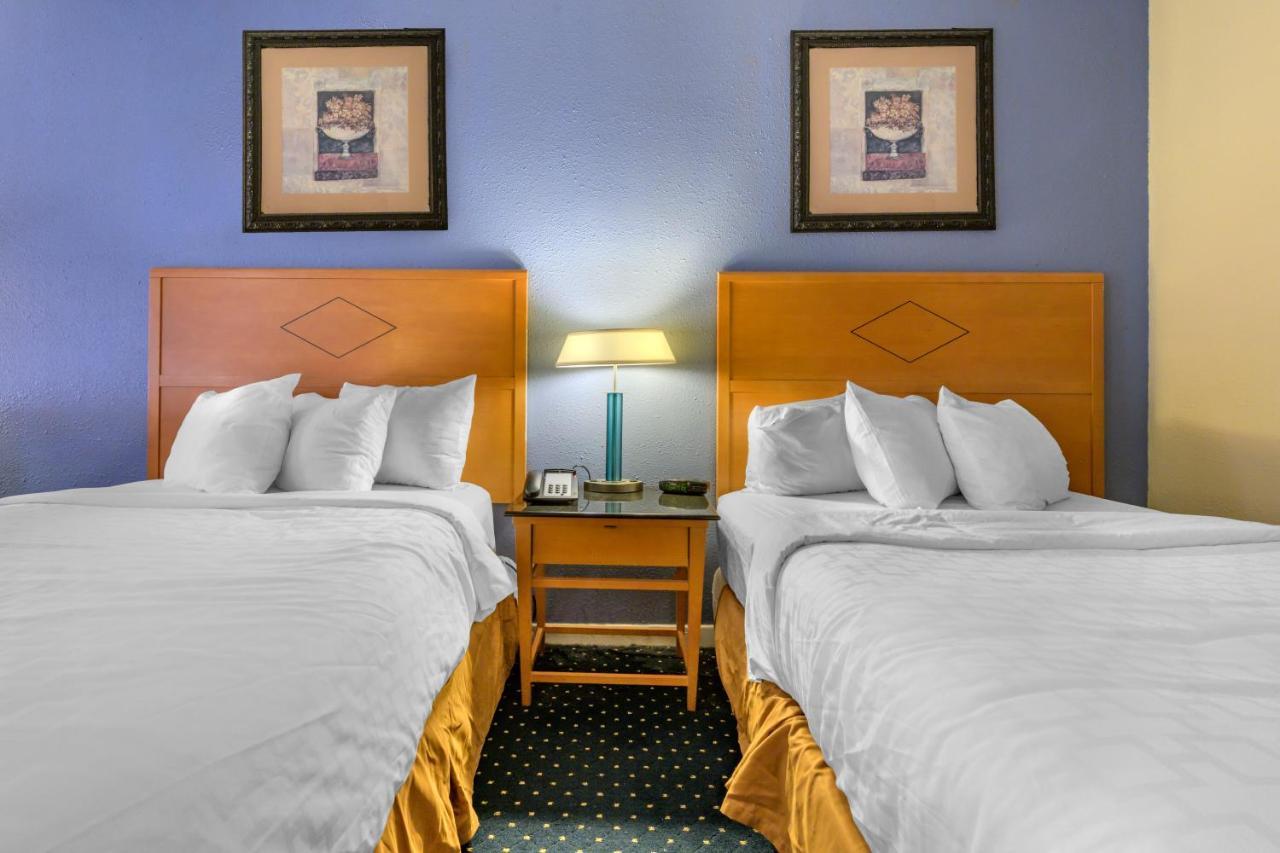 Inn At Lebanon - Hershey & Manheim Area Room photo